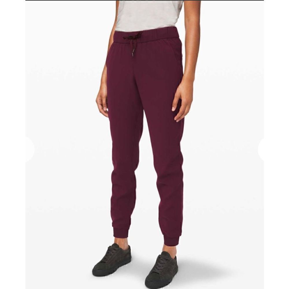 Lululemon On the Fly Jogger Pant Size 8 Stretch Elastic waist Burgundy $118.00